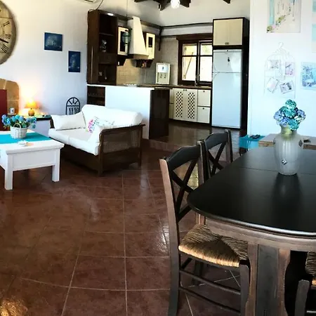 Apartamento Alkyoni House *